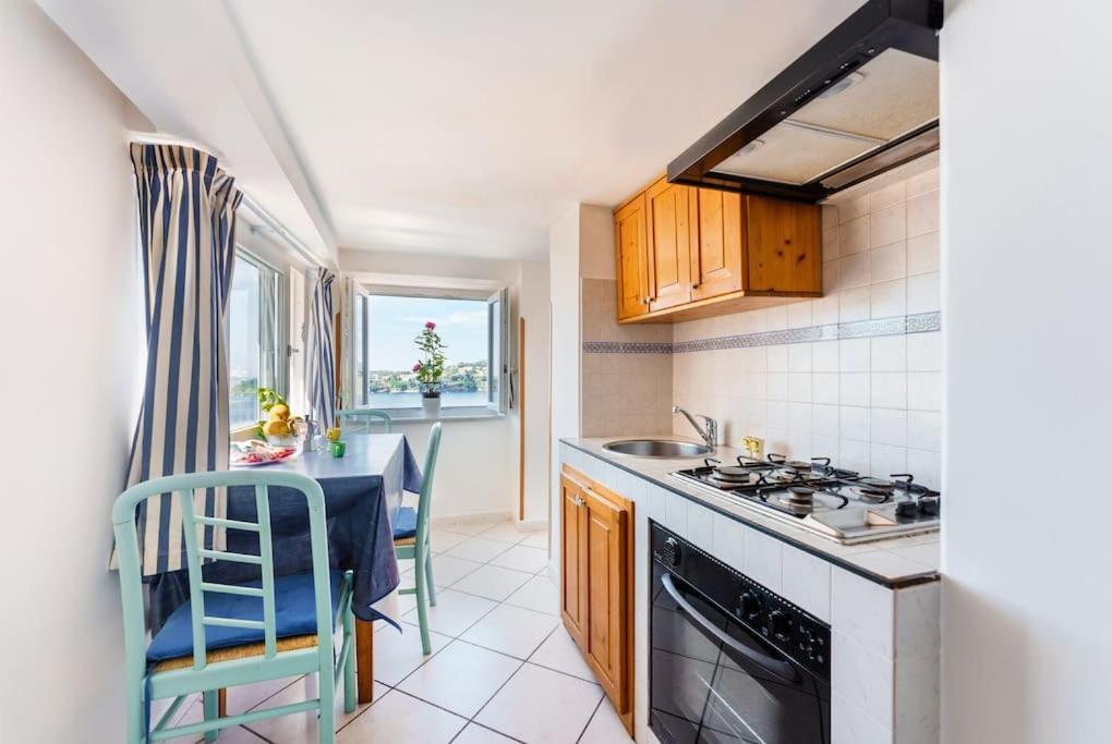 La Casa Di Nina A Corricella Apartment Procida Exterior foto